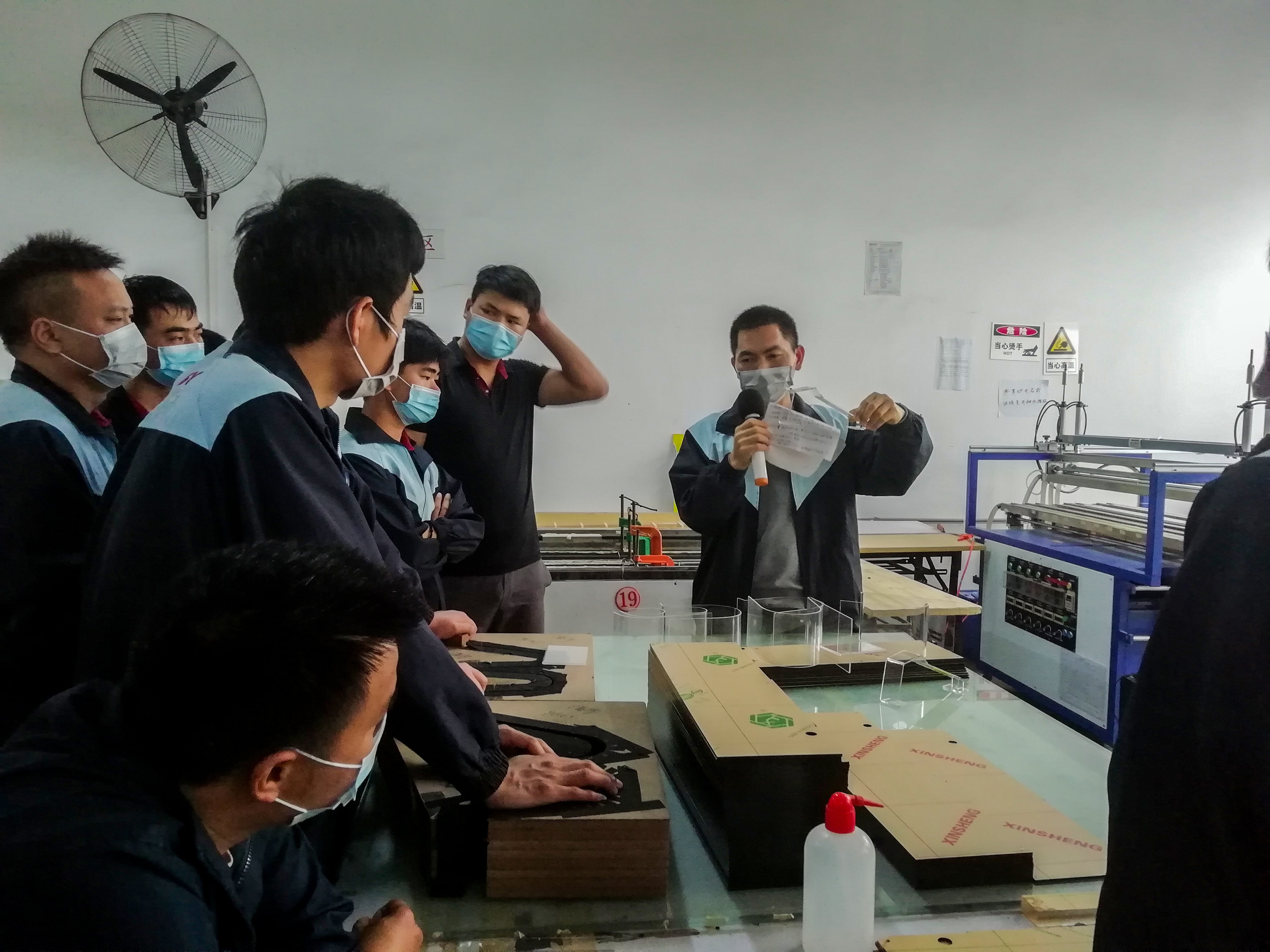 亞克力展架制作知識(shí)之熱彎工藝