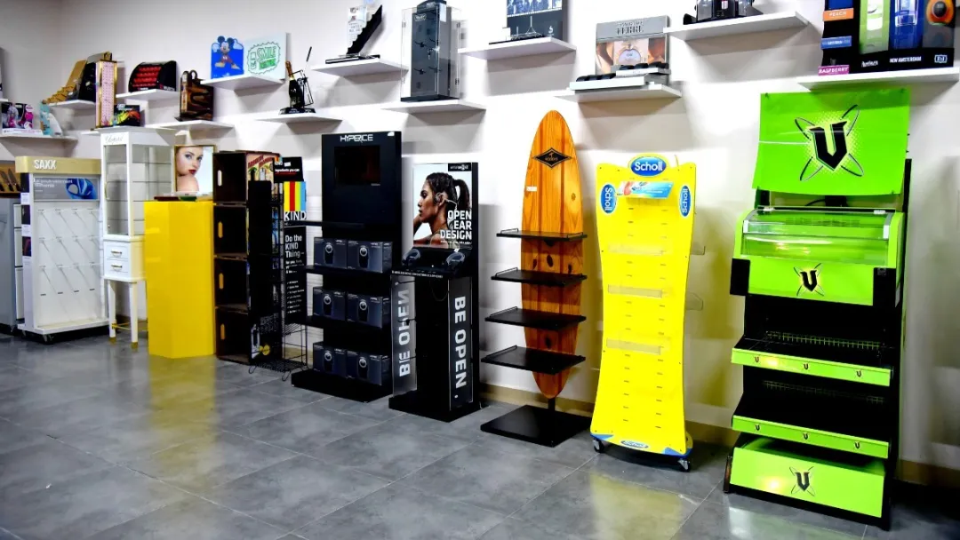 亞克力展示架沒(méi)有市場(chǎng)？看看我們?cè)趺凑f(shuō)！